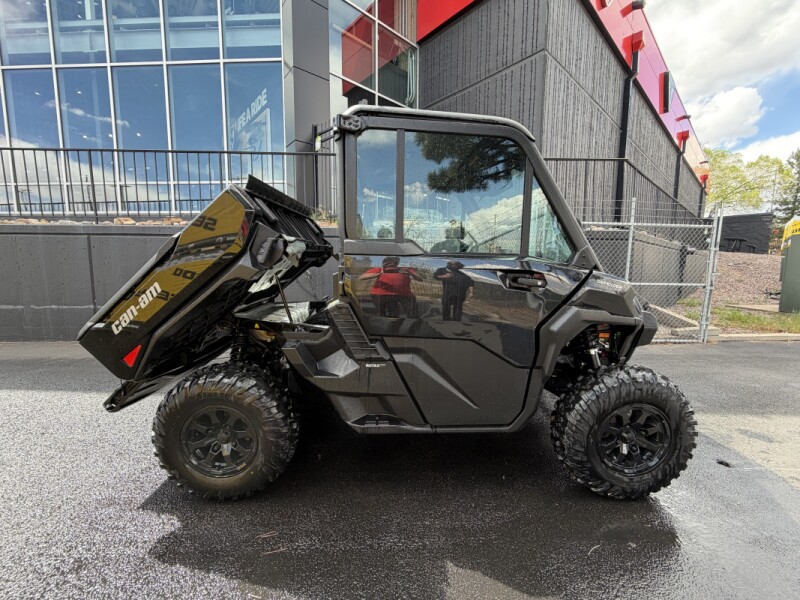 2026 Can-Am Defender XT CAB HD11