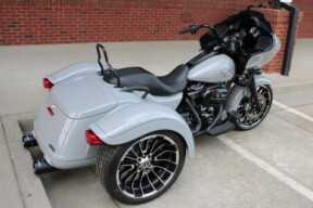 2025 Harley-Davidson® Road Glide® 3 Billiard Gray thumb 2