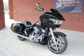 2025 Harley-Davidson® Road Glide™ Vivid Black thumb 3