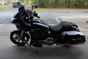 2025 Harley-Davidson® Road Glide™ Vivid Black thumb 0