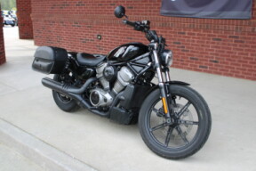 2024 Harley-Davidson® Nightster® Vivid Black thumb 3