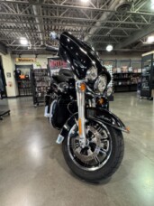 2014 Harley-Davidson® Ultra Limited Black thumb 2