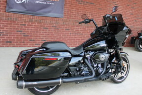 2025 Harley-Davidson® Road Glide® Vivid Black thumb 2
