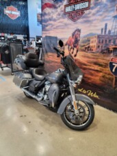 2022 Harley-Davidson® Ultra Limited Gauntlet Gray Metallic FLHTK thumb 0