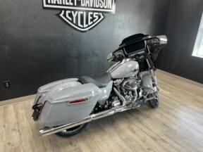 2026 Harley-Davidson® Street Glide® thumb 2