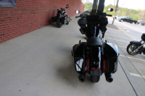 2025 Harley-Davidson® Road Glide® Vivid Black thumb 0