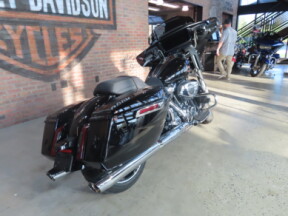 2025 Harley-Davidson® Street Glide® FLHX thumb 1
