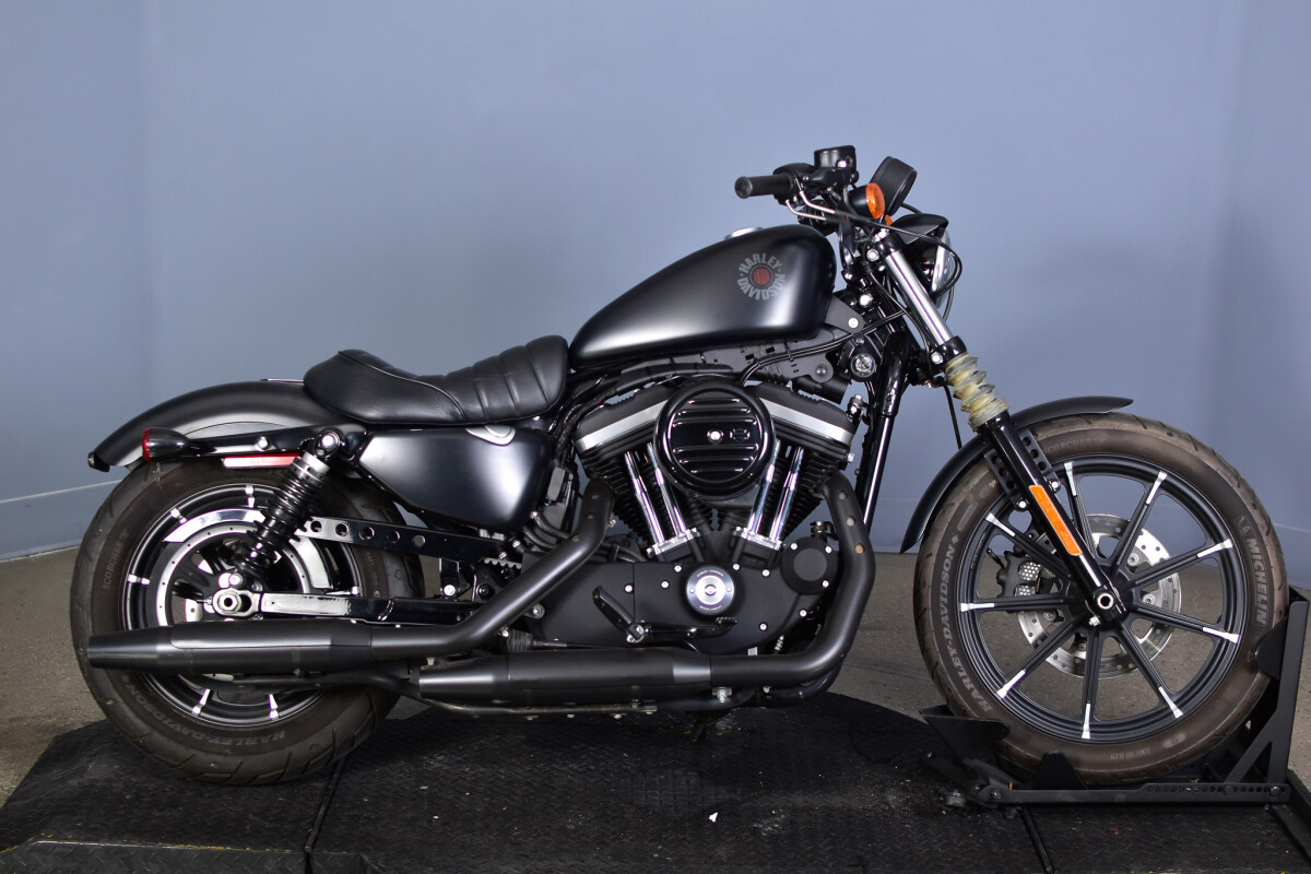 2019 Harley-Davidson® Iron 883™ Black Denim | Huntington Beach 2019 Harley-Davidson® Iron 883™ Black Denim | Huntington Beach