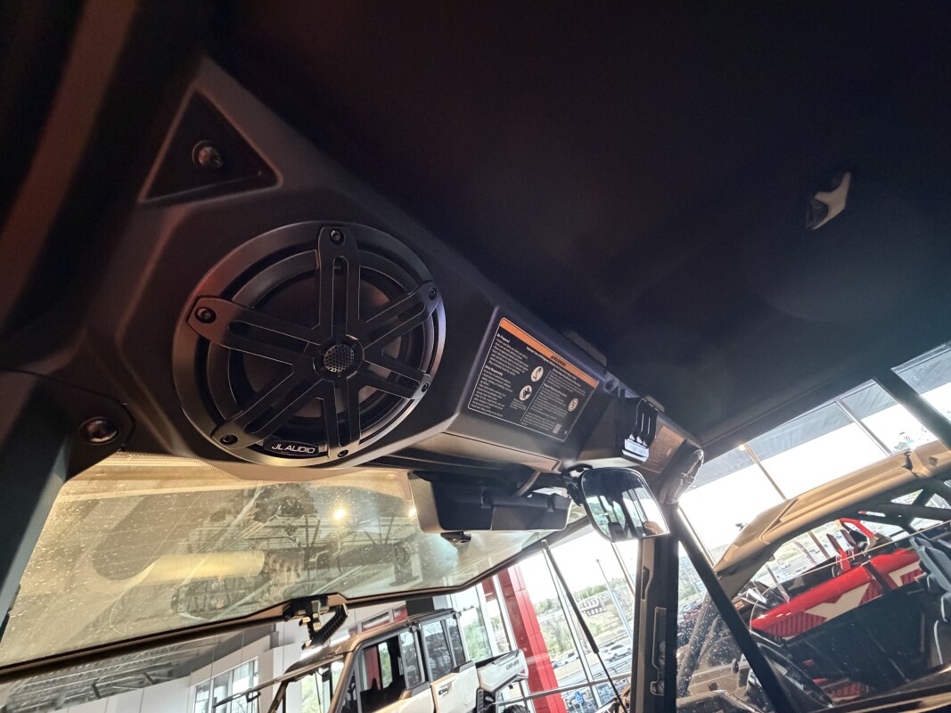 2026 Can-Am Defender Limited HD11, photo 19