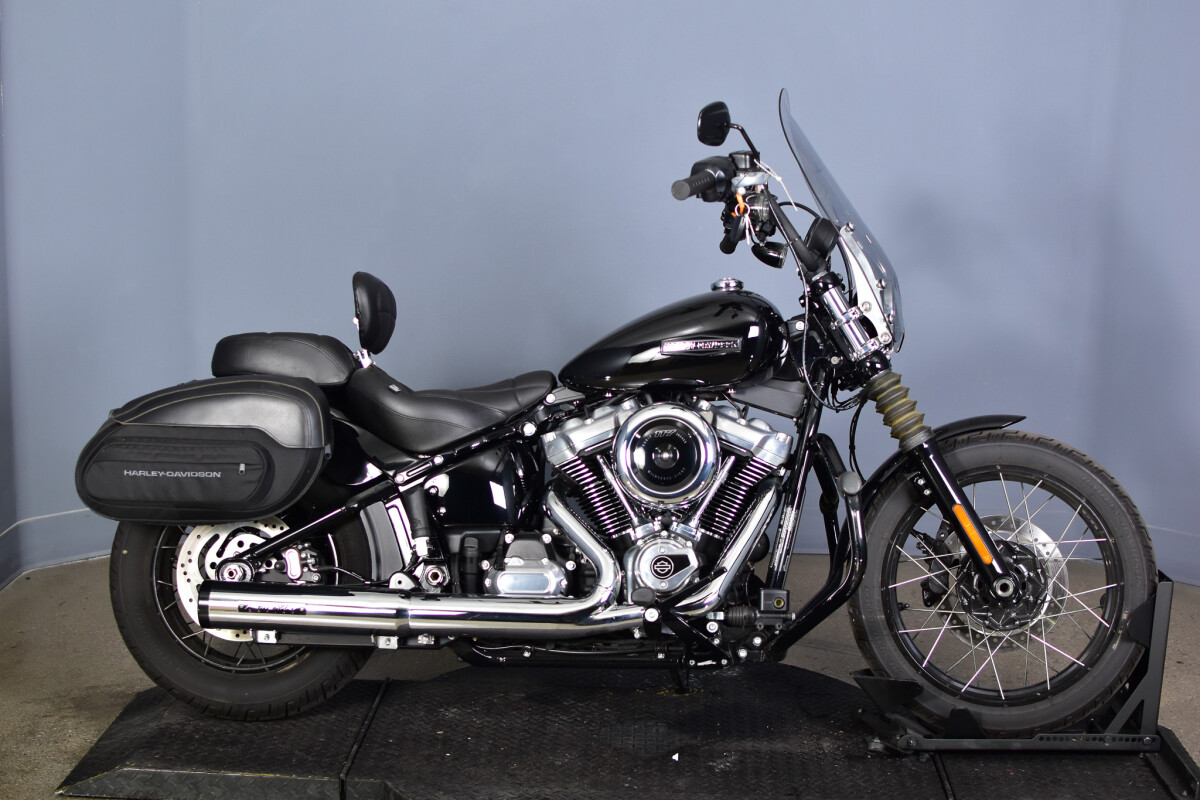 Street Bob® | Huntington Beach Harley-Davidson®
