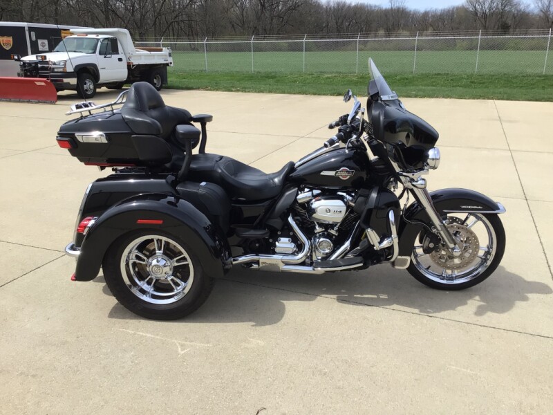 FLHTCUTG 2022 Tri Glide® Ultra