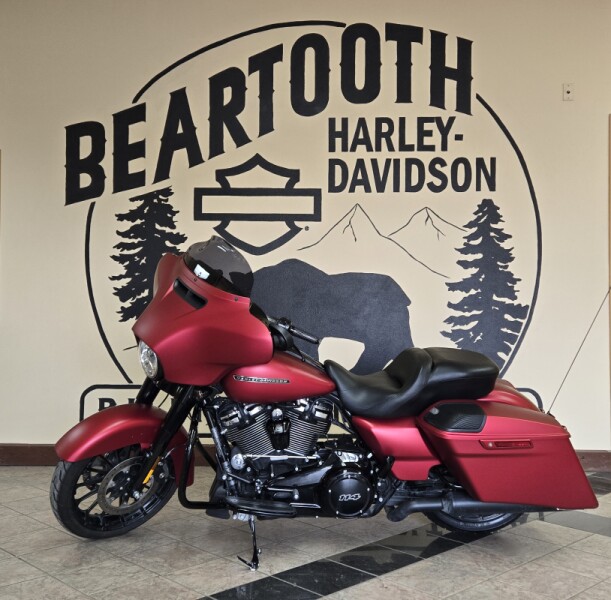 2019 Harley-Davidson® Street Glide® Special Wicked Red Denim