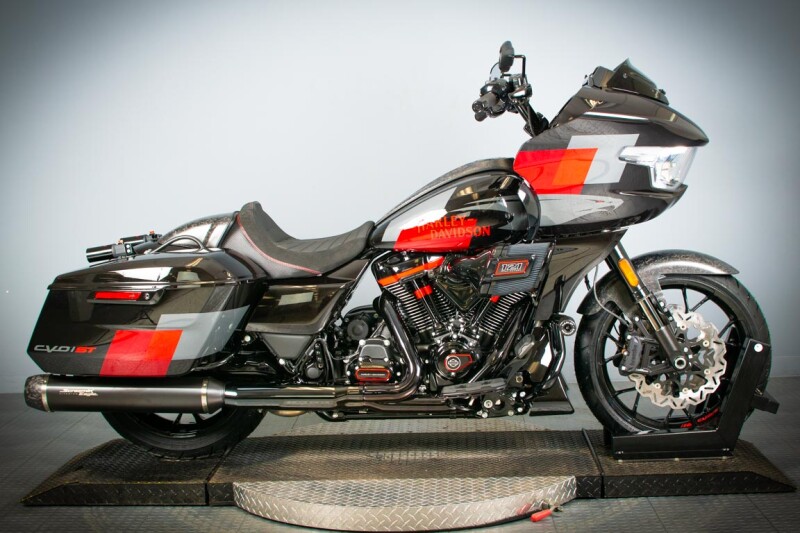 2025 Harley-Davidson® CVO™ Road Glide™ ST FLTRXSTSE