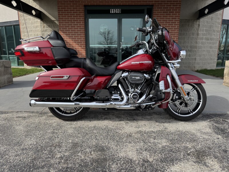 2021 Harley-Davidson® Ultra Limited Billiard Red/Vivid Black