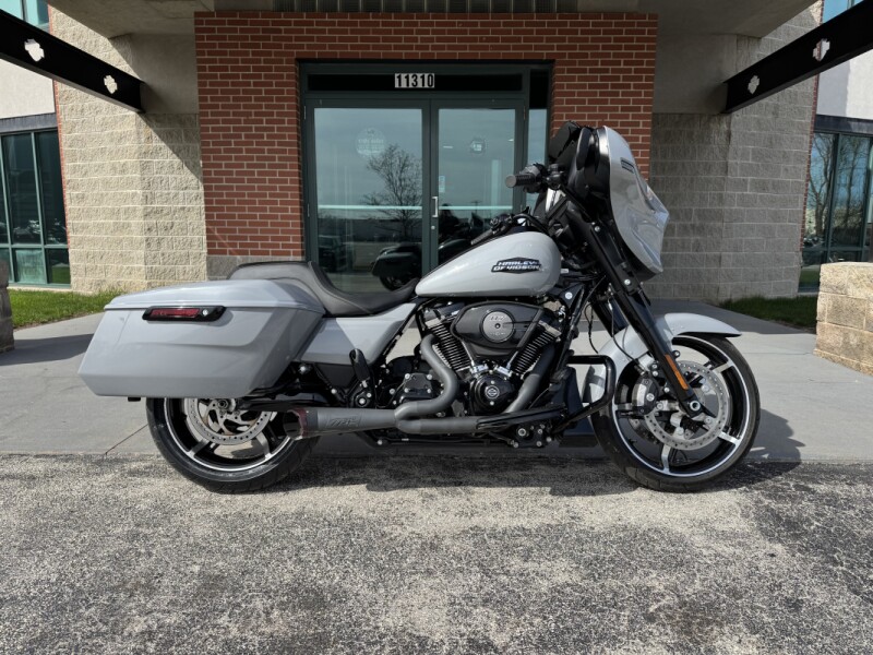 2024 Harley-Davidson® Street Glide® Billiard Gray