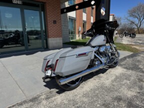 2026 Harley-Davidson® Street Glide® FLHX DRK BILIARD GRY thumb 3