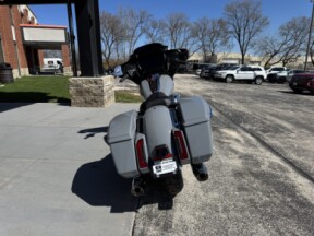 2026 Harley-Davidson® Street Glide® FLHX DRK BILIARD GRY thumb 2