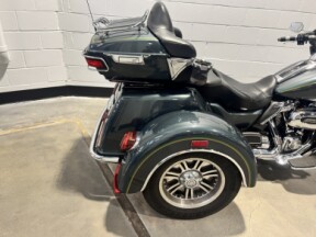 2020 Harley-Davidson® Tri Glide® Ultra Spruce FLHTCUTG thumb 0