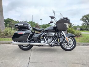 2026 Police Road Glide thumb 3