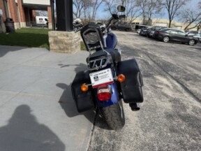 2006 Harley-Davidson® Low Rider® DEEP COBALT W/PINSTRIPE thumb 2