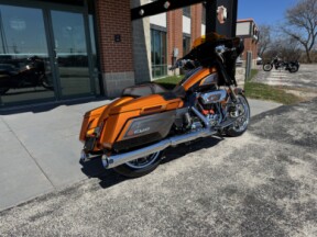 2026 Harley-Davidson® CVO Street Glide Torched Orange CVO Tri-Tone thumb 3
