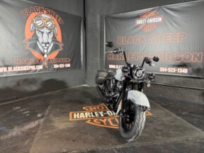 2026 Harley-Davidson® Heritage Classic FLHC thumb 0
