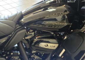 2021 Harley-Davidson® Road Glide® Limited Vivid Black thumb 3