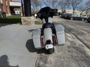 2024 Harley-Davidson® Street Glide® Billiard Gray thumb 1