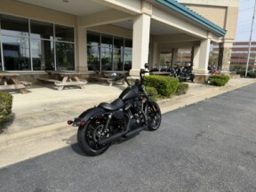 XL 883N 2021 Iron 883™ thumb 3
