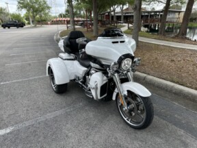 2020 Harley-Davidson® CVO™ Tri Glide® thumb 3