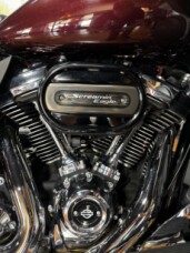 2018 Harley-Davidson® Road Glide® Ultra TWISTED CHERRY W/PINSTRIPE thumb 2
