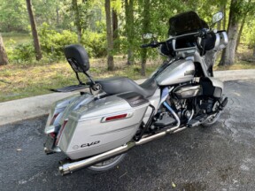 FLHXSE 2023 CVO™ Street Glide® thumb 1