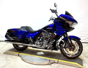 2025 CVO™ Road Glide™ FLTRXSE thumb 3