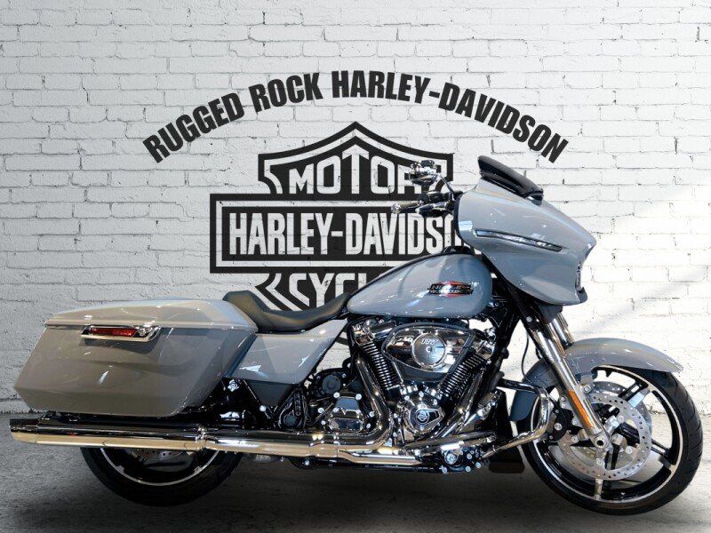 2026 Harley-Davidson® Street Glide™ Solo Dark Billiard Gray Chrome Trim