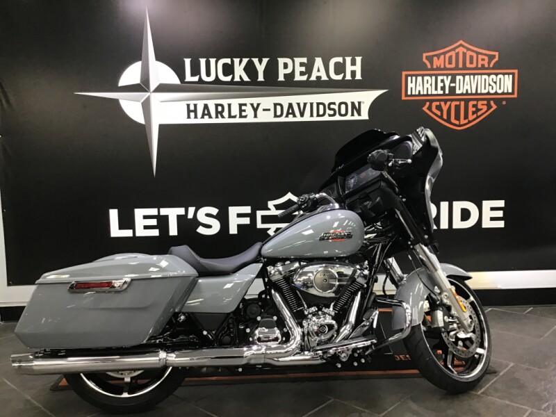 2026 Harley-Davidson® Street Glide® Dark Billiard Gray Chrome Trim