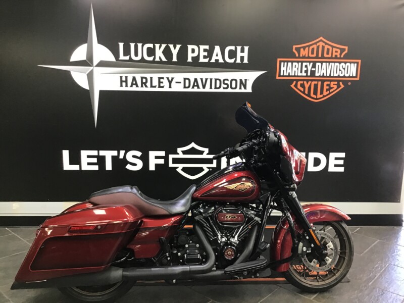 2023 Harley-Davidson® Street Glide® Special Heirloom Red Fade