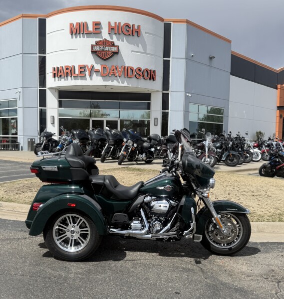 2024 Tri Glide® Ultra FLHTCUTG