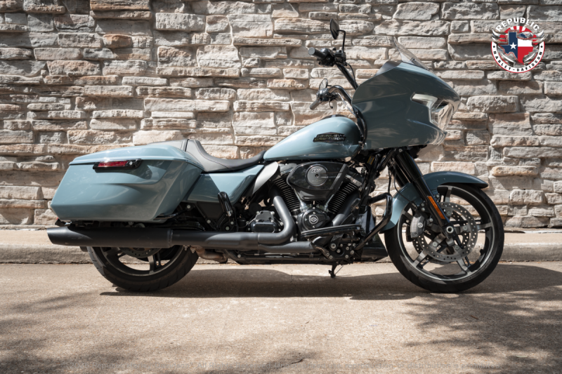 2024 Harley-Davidson® Road Glide™ Sharkskin Blue - Black Finish