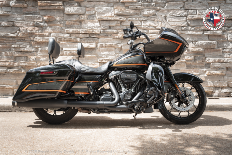 2022 Harley-Davidson® Road Glide® Special Apex (Black Finish)