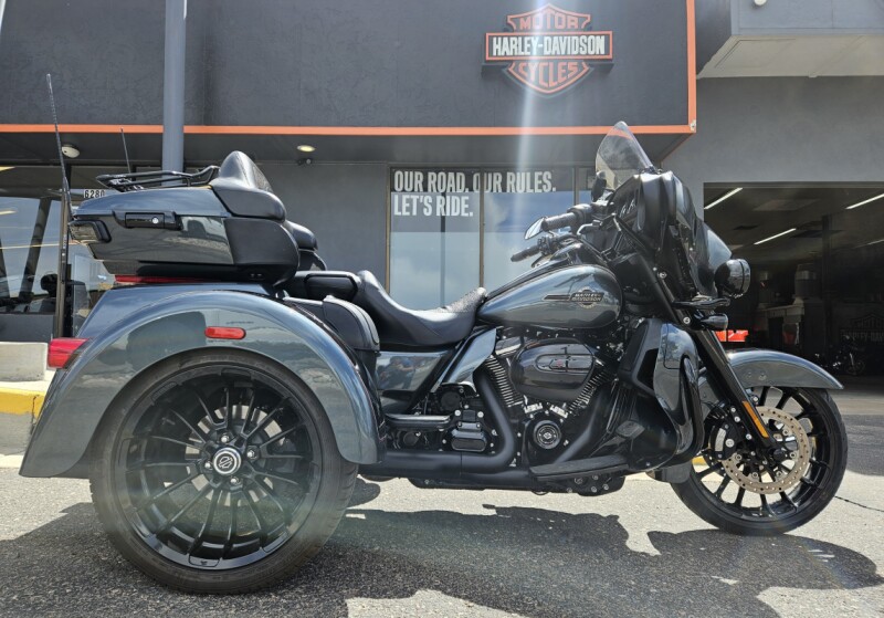 2025 Tri Glide® Ultra FLHTCUTG