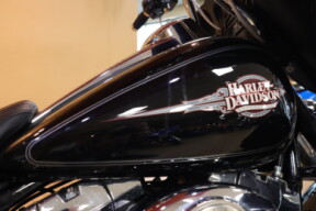 2009 Harley-Davidson HD Touring Electra Glide Classic FLHTC thumb 3