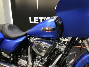 2026 Harley-Davidson® Road Glide® Aurora Blue Denim Chrome Trim thumb 3
