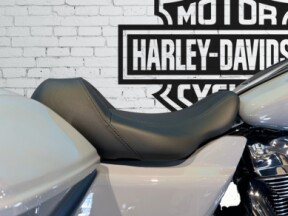 2026 Harley-Davidson® Street Glide™ Solo Dark Billiard Gray Chrome Trim thumb 0