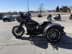 2023 Harley-Davidson® Road Glide® 3 FLTRT GREY HAZE thumb 0