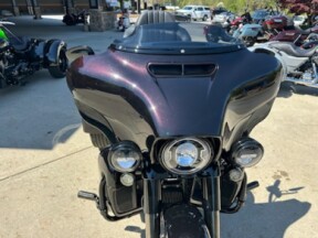 2021 Harley-Davidson® CVO™ Tri Glide® Charred Crimson thumb 0