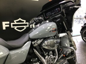 2026 Harley-Davidson® Street Glide® Dark Billiard Gray Chrome Trim thumb 2