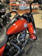 2025 Harley-Davidson® Road King® Special Whiskey Fire thumb 2