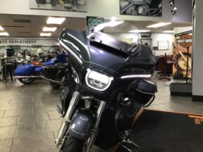 2026 Harley-Davidson® Street Glide Limited Iron Horse Metallic Chrome Trim thumb 3