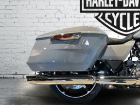 2026 Harley-Davidson® Street Glide™ Solo Dark Billiard Gray Chrome Trim thumb 1