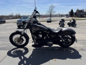 2017 Harley-Davidson® Street Bob® FXDBP CHR DNM/BLK DNM W/PINSTRIPE thumb 0